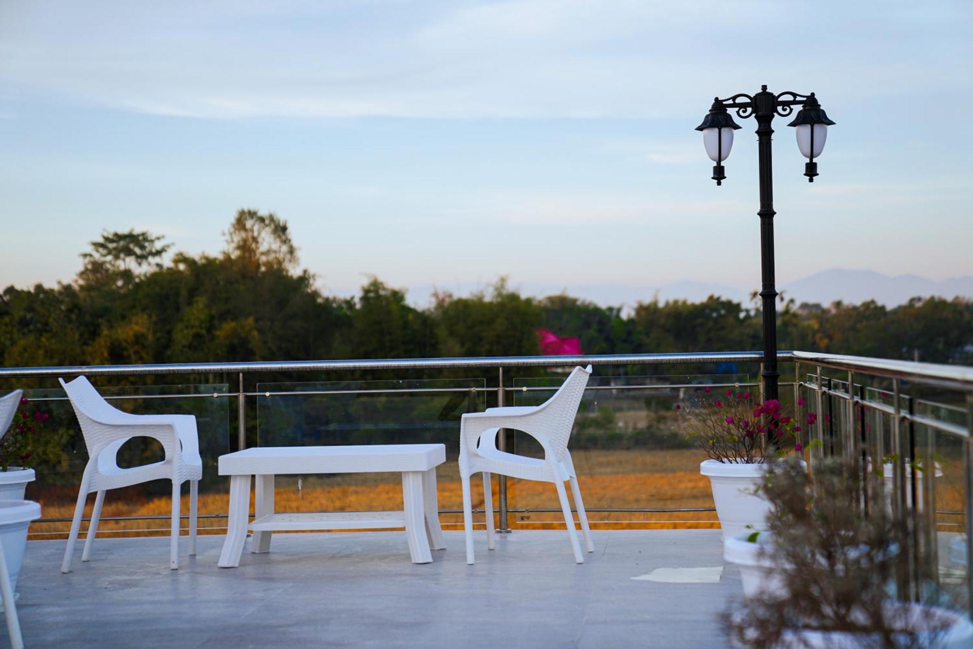 Finn'S Weaver Resort, Kāziranga 외부 사진