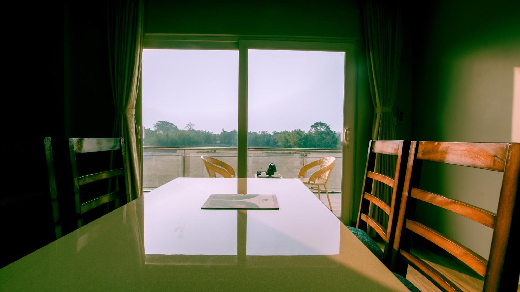 Finn'S Weaver Resort, Kāziranga 외부 사진