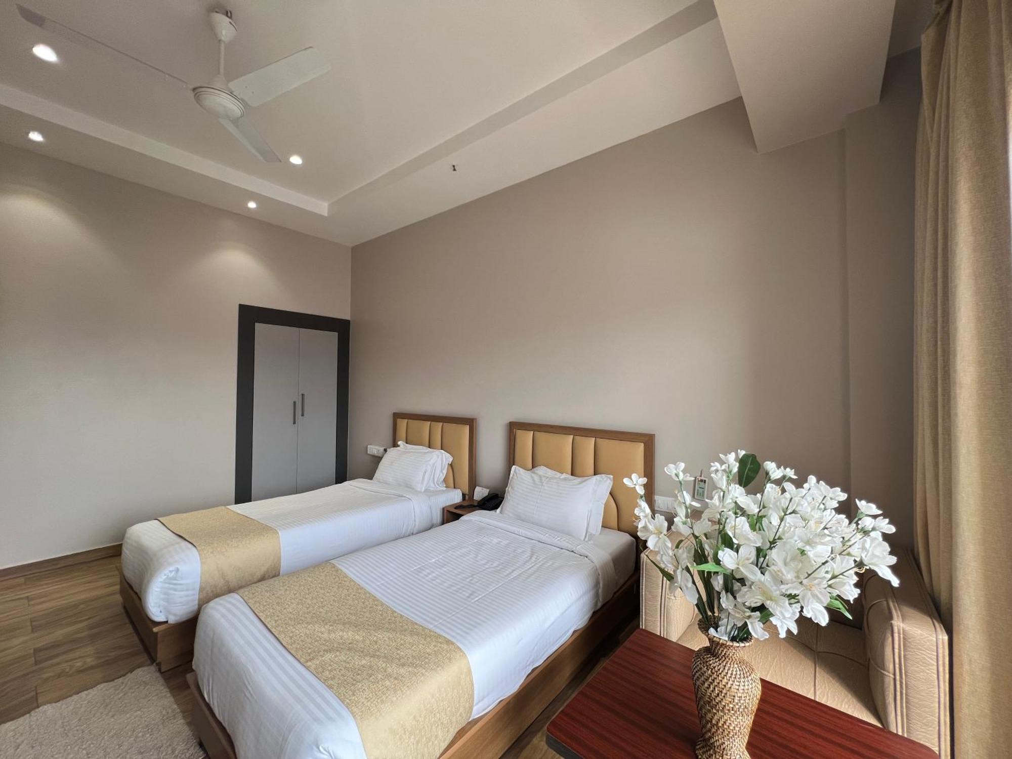 Finn'S Weaver Resort, Kāziranga 외부 사진